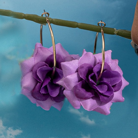 Boho Gold Tone Flower Applique Earrings - Picture 3 of 7